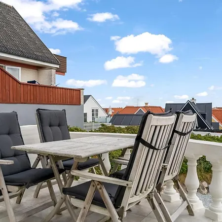 Edmond - 150m From The Sea By Interhome