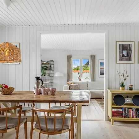 Edmond - 150m From The Sea By Interhome